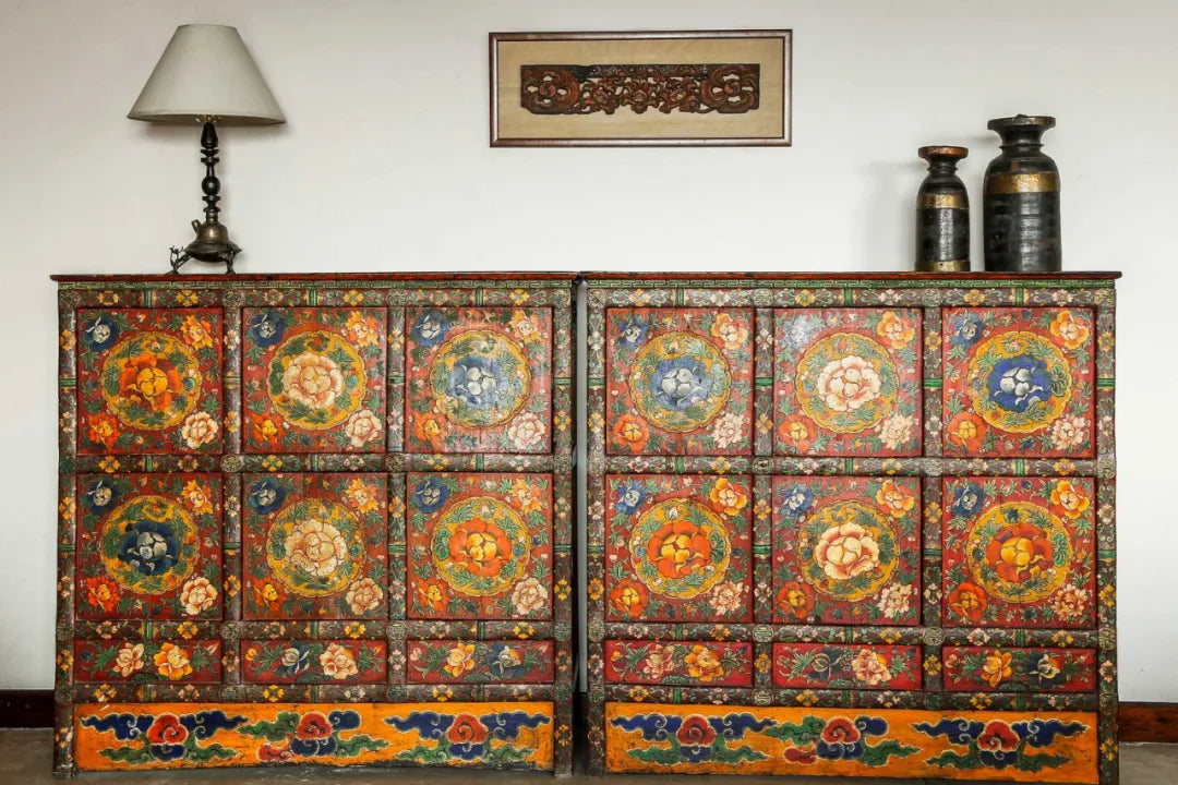 Snowland Life: Do Tibetan people hide valuable items in cabinets? - Gandhanra-ART