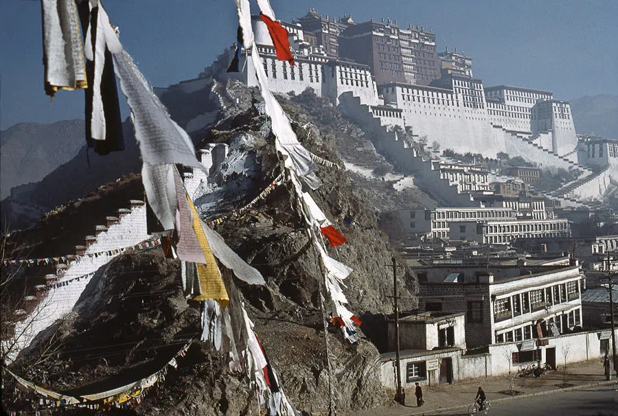 Light Penetrating the Himalayas ▎World-Renowned Photographer Marc Riboud