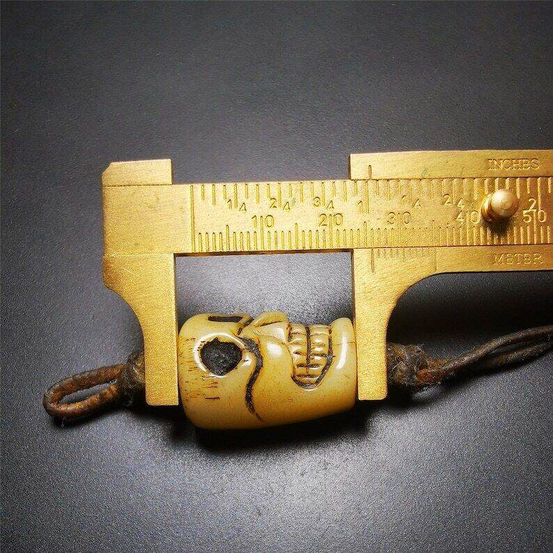 Amulet,Yak Bone Pendant - Gandhanra-ART