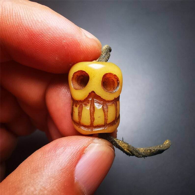 Amulet,Yak Bone Carved Skull Citipati Pendant - Gandhanra-ART