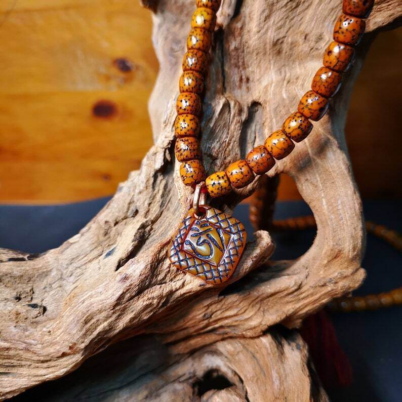 Yak Bone Carved OM Letter Prayer Bead Pendant,Bead Counter Clip Amulet for Mala - Gandhanra-ART