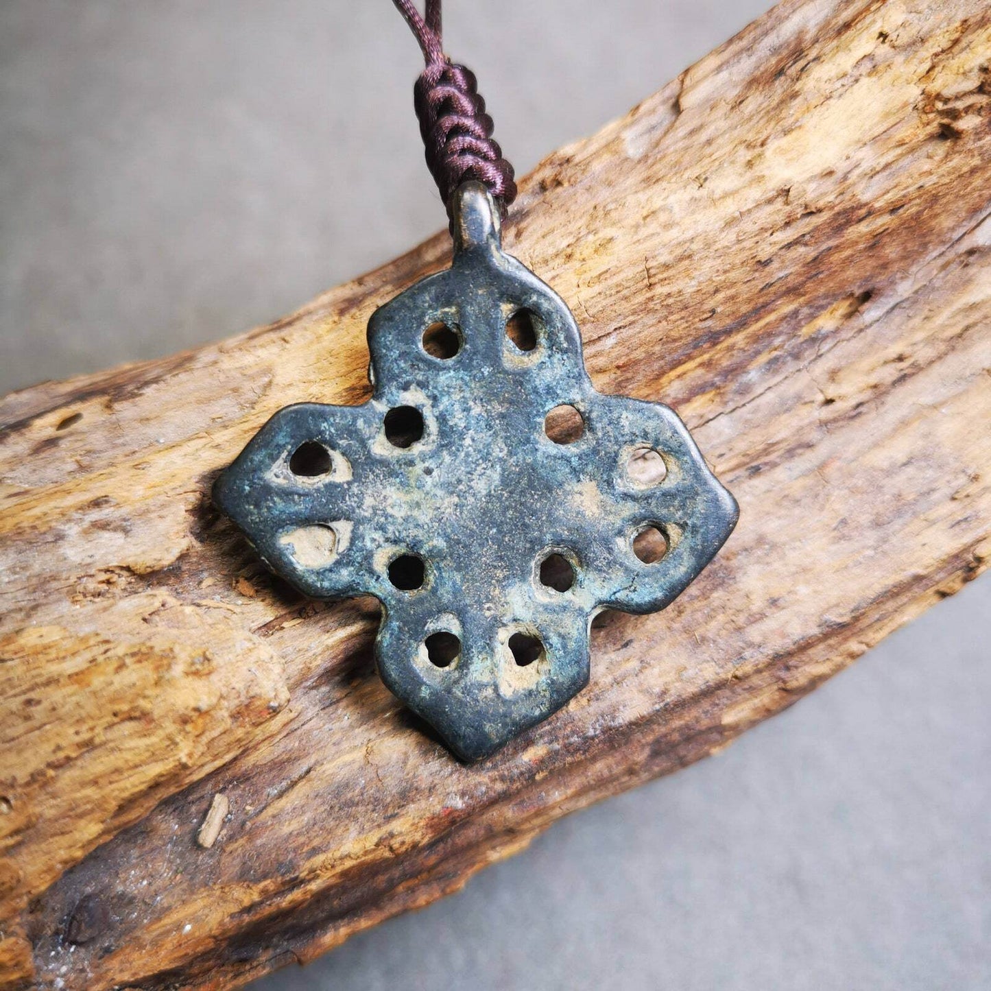 Buddhist Amulet,Cross Vajra Badge, Made of Thokcha - Gandhanra-ART