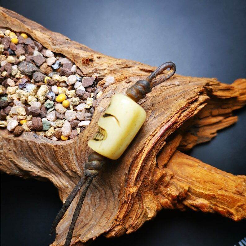 Amulet,Yak Bone Pendant - Gandhanra-ART