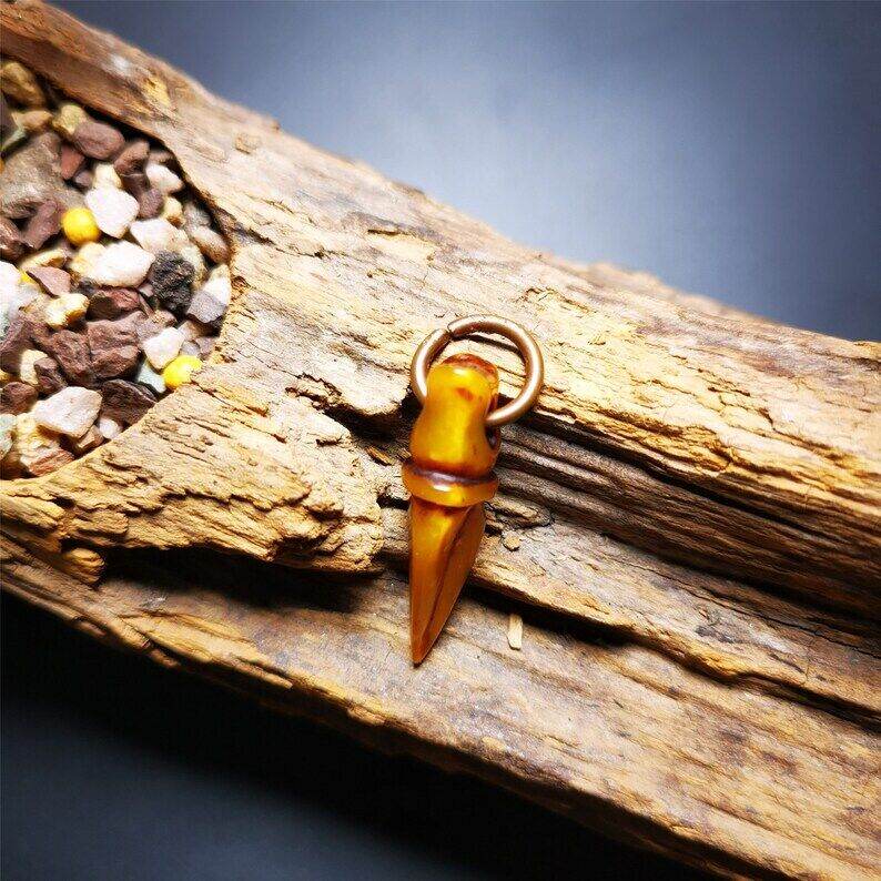 Tibetan Yak Bone Amulet Vajra Kila(Dorje Phurba) - Gandhanra-ART