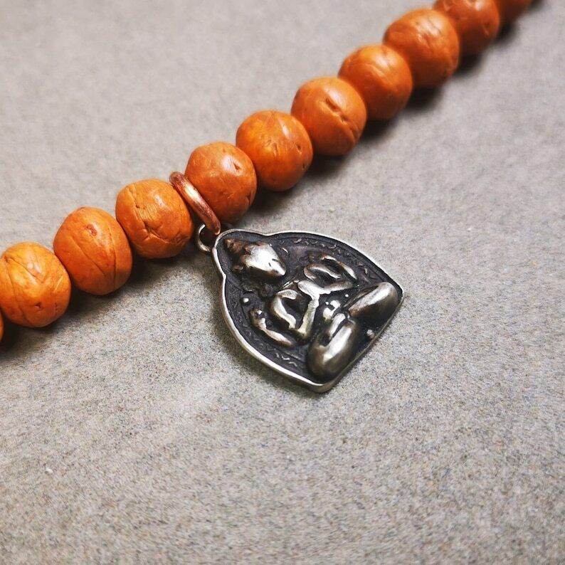 Mala Pendant,Small Chenrezig Amulet for Prayer Beads - Gandhanra-ART
