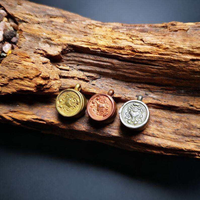 Gau Ghau Shrine, Altar Amulet Pendant - Gandhanra-ART