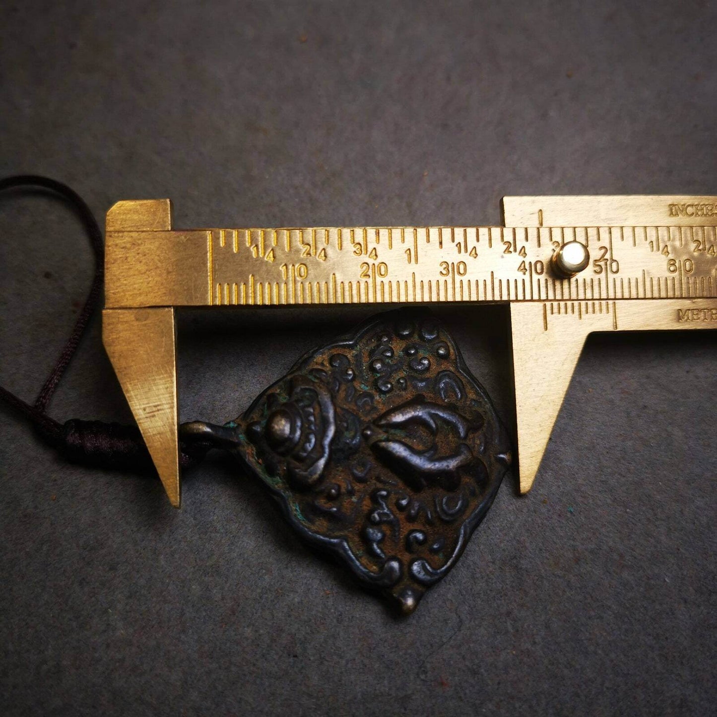Buddhist Amulet, Vase and Golden Fish Badge,Thokcha - Gandhanra-ART