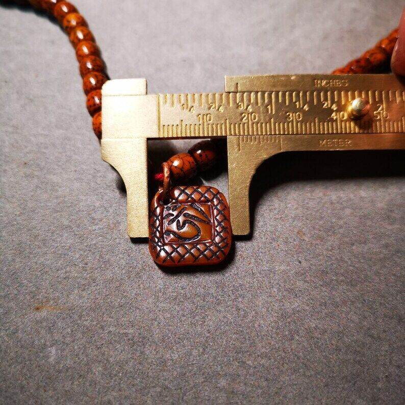 Yak Bone Carved OM Letter Prayer Bead Pendant,Bead Counter Clip Amulet for Mala - Gandhanra-ART