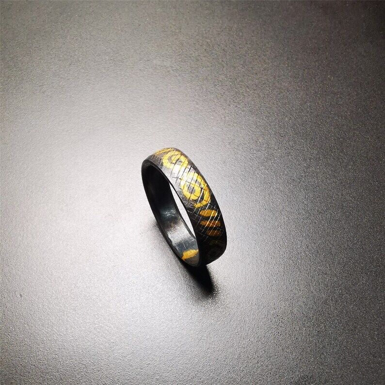 Anillo tibetano hecho a mano de 2,71"