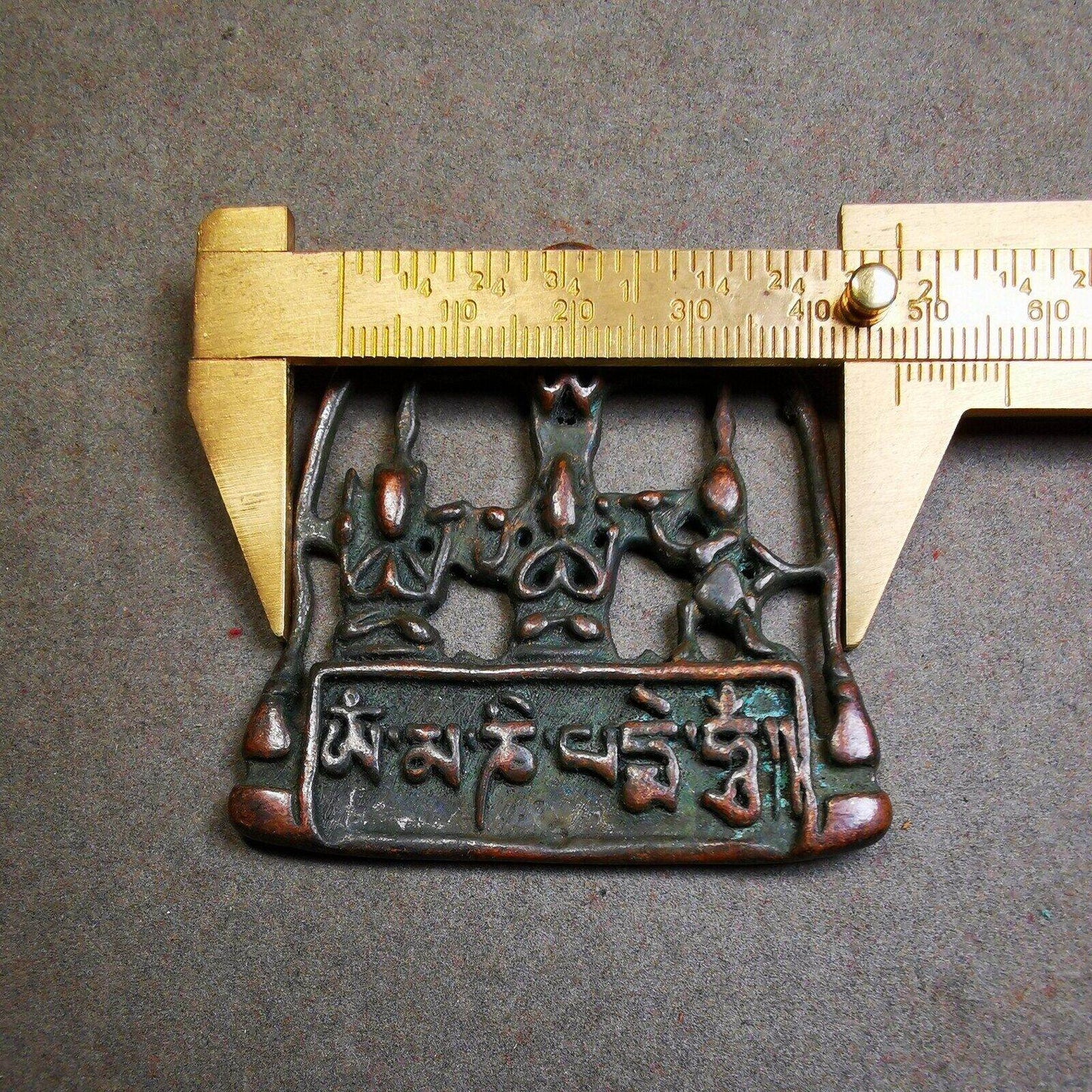 Buddha Statue Badge,Three Great Chenrezig,Manjushri,Vajrapani - Gandhanra-ART