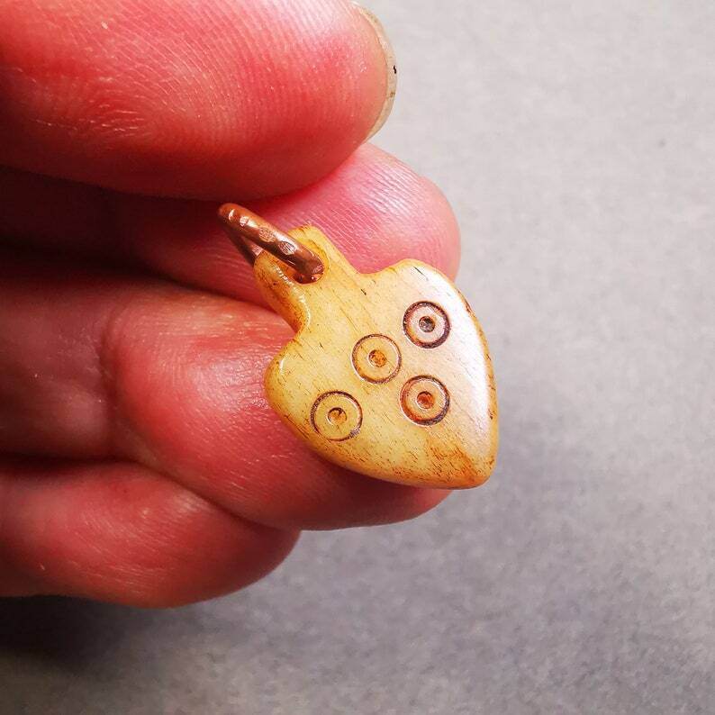 Yak Bone Carved Mantra Dot Prayer Bead Pendant - Gandhanra-ART