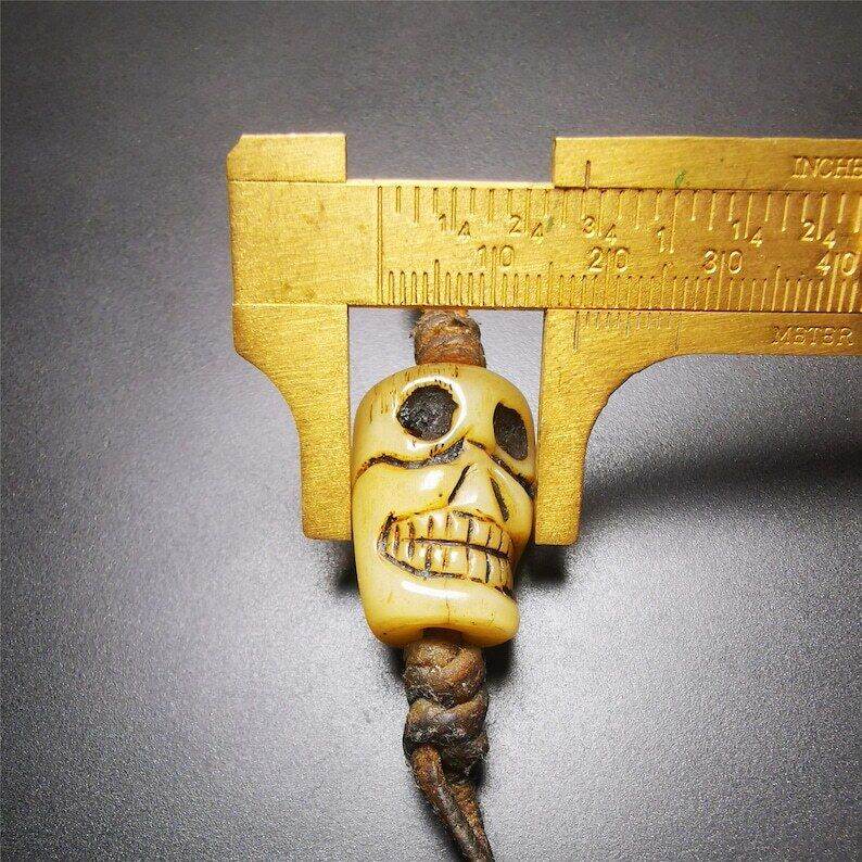 Amulet,Yak Bone Pendant - Gandhanra-ART