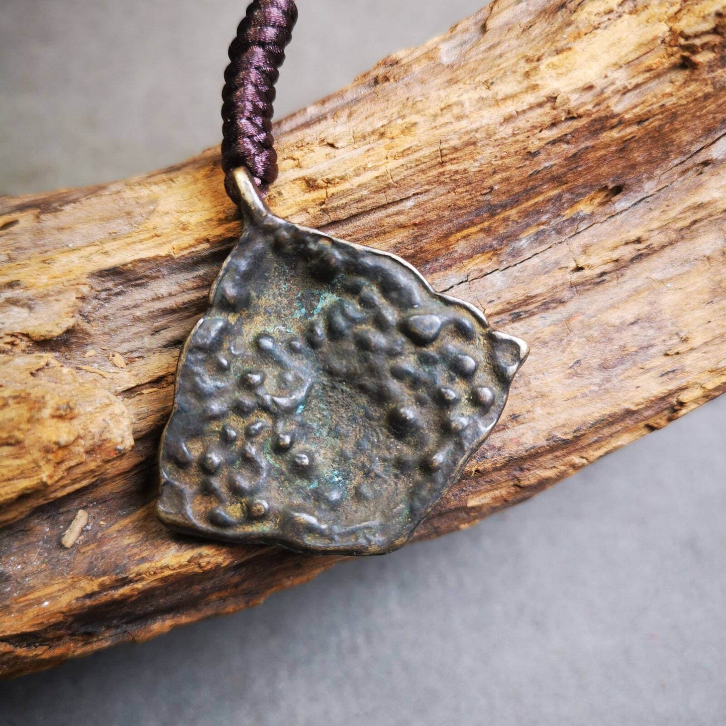 Buddhist Amulet, Vase and Golden Fish Badge,Thokcha - Gandhanra-ART