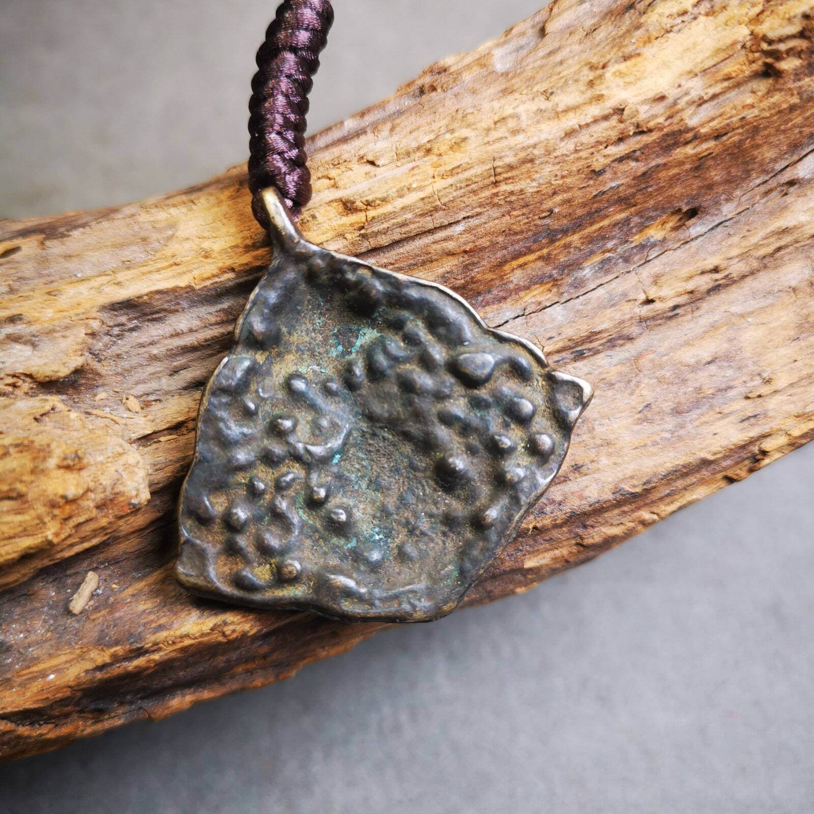 Buddhist Amulet, Vase and Golden Fish Badge,Thokcha - Gandhanra-ART
