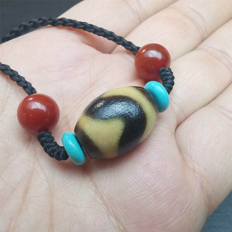 Tiger Tooth Dalo Dzi Bead Necklace,40 Years Old - Gandhanra-ART