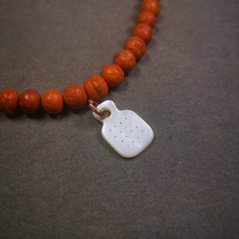 Shell Carved Mantra Dot Prayer Bead Pendant - Gandhanra-ART