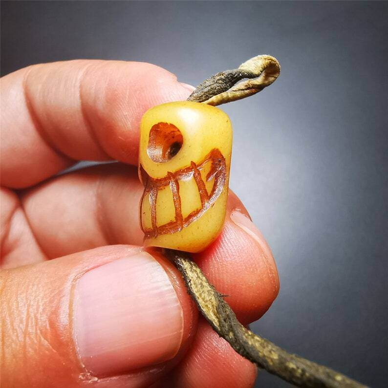 Amulet,Yak Bone Carved Skull Citipati Pendant - Gandhanra-ART
