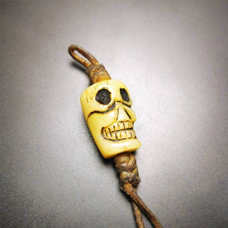 Amulet,Yak Bone Pendant - Gandhanra-ART