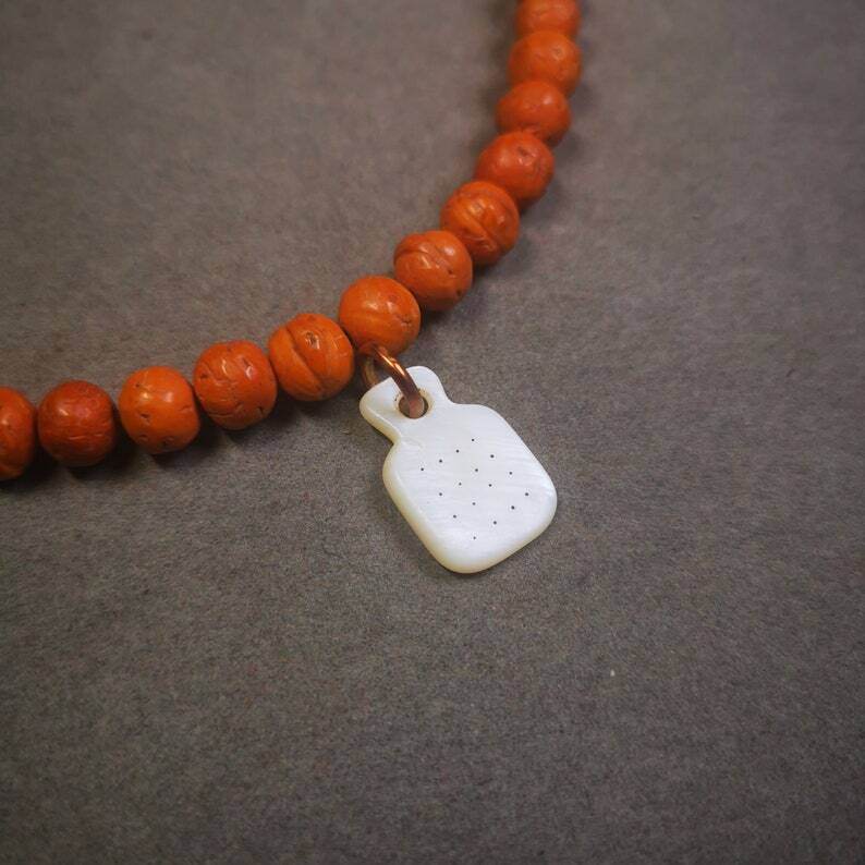 Shell Carved Mantra Dot Prayer Bead Pendant - Gandhanra-ART