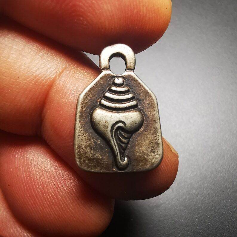 Gandhanra Handmade Mala Counter, Divine Conch Pendant - Gandhanra-ART