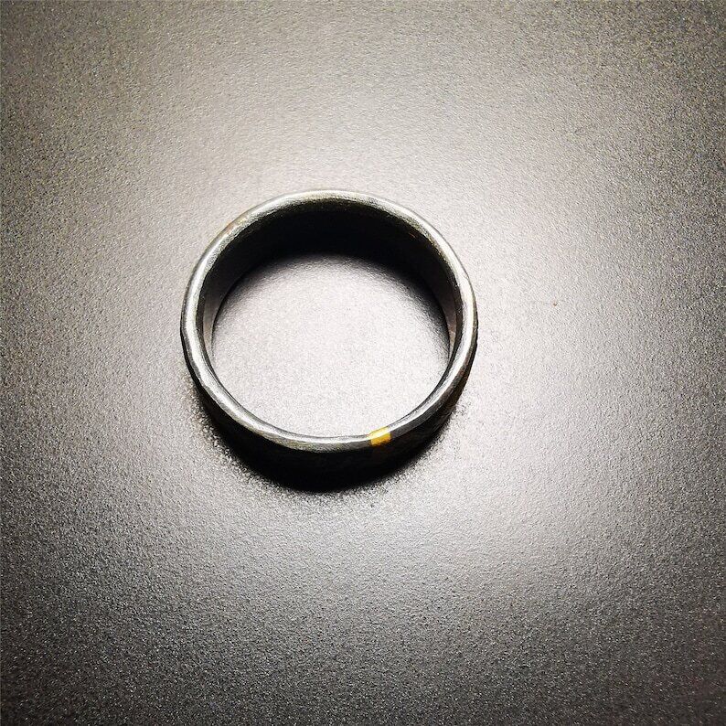 Anillo tibetano hecho a mano de 2,71"