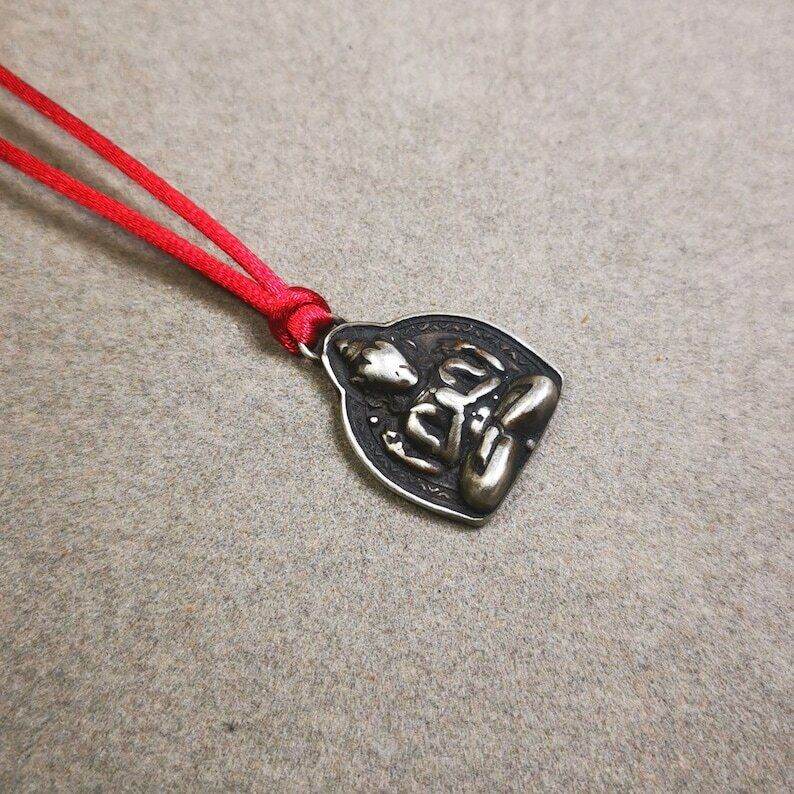 Mala Pendant,Small Chenrezig Amulet for Prayer Beads - Gandhanra-ART