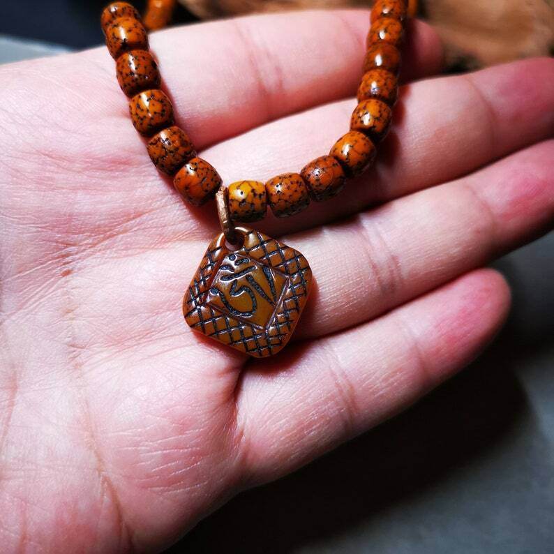 Yak Bone Carved OM Letter Prayer Bead Pendant,Bead Counter Clip Amulet for Mala - Gandhanra-ART