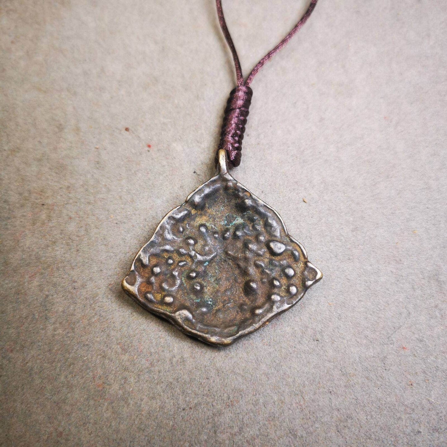 Buddhist Amulet, Vase and Golden Fish Badge,Thokcha - Gandhanra-ART