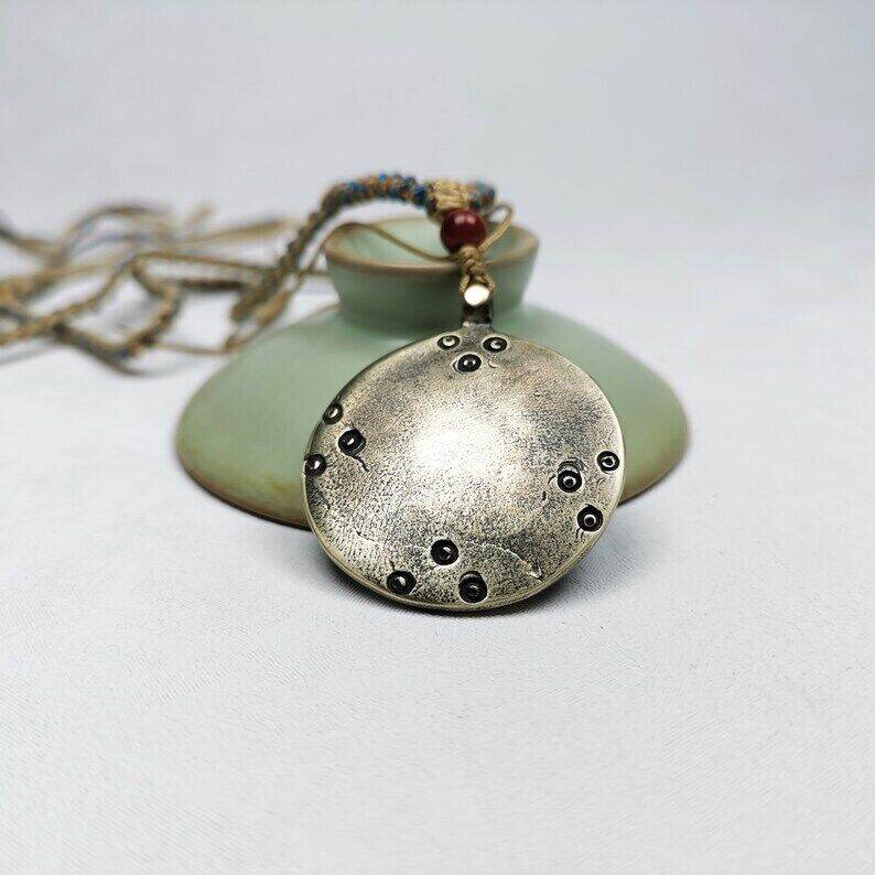 Amulet,Om Badge Pendant, Mantra of Om Mani Padme Hum - Gandhanra-ART