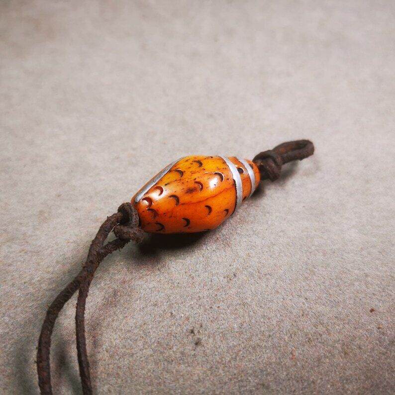 Yak Bone Amulet,Shankha,Conch Pendant for Necklace,Bag Hanging - Gandhanra-ART