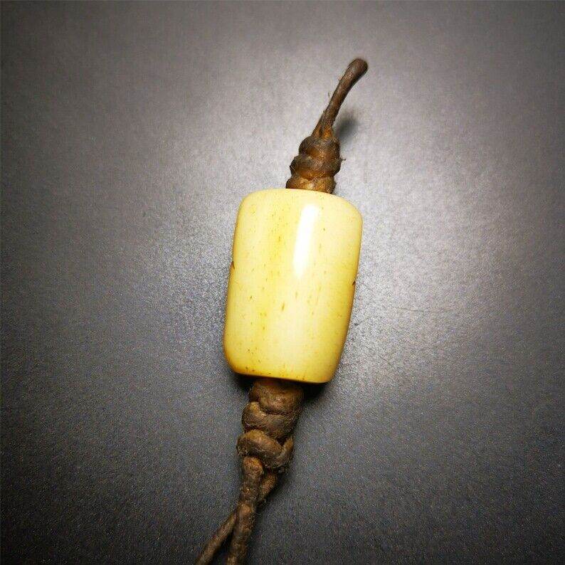 Amulet,Yak Bone Pendant - Gandhanra-ART