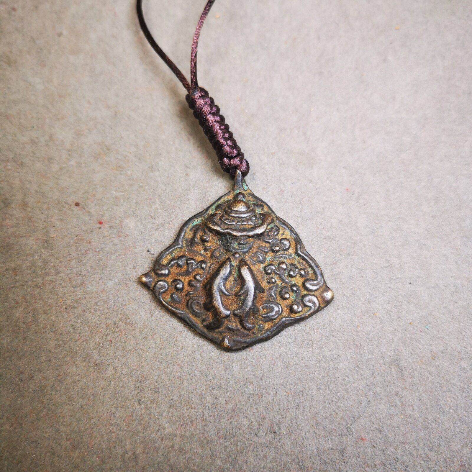 Buddhist Amulet, Vase and Golden Fish Badge,Thokcha - Gandhanra-ART