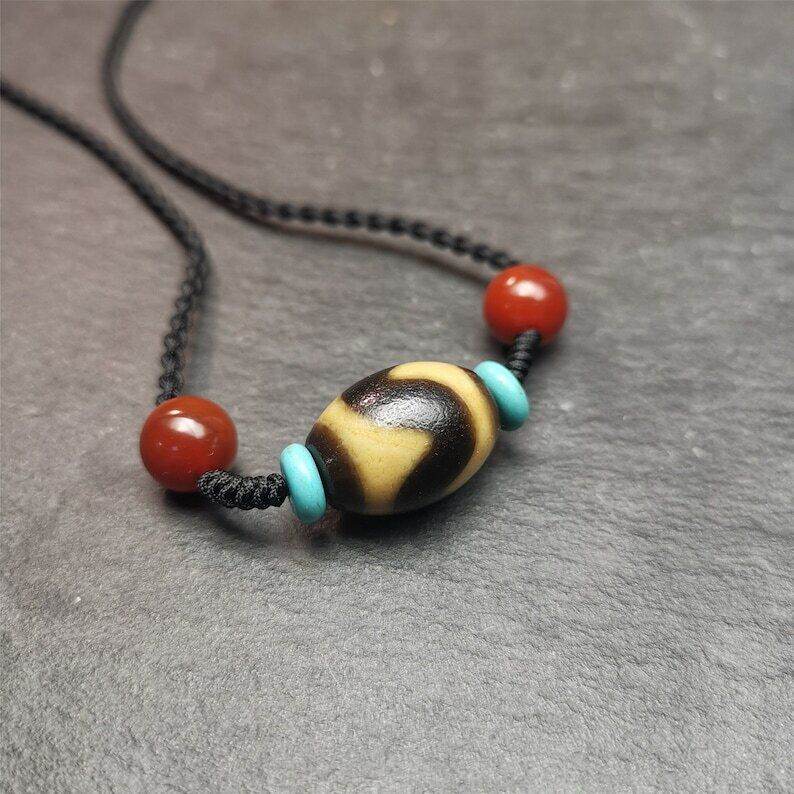 Tiger Tooth Dalo Dzi Bead Necklace,40 Years Old - Gandhanra-ART