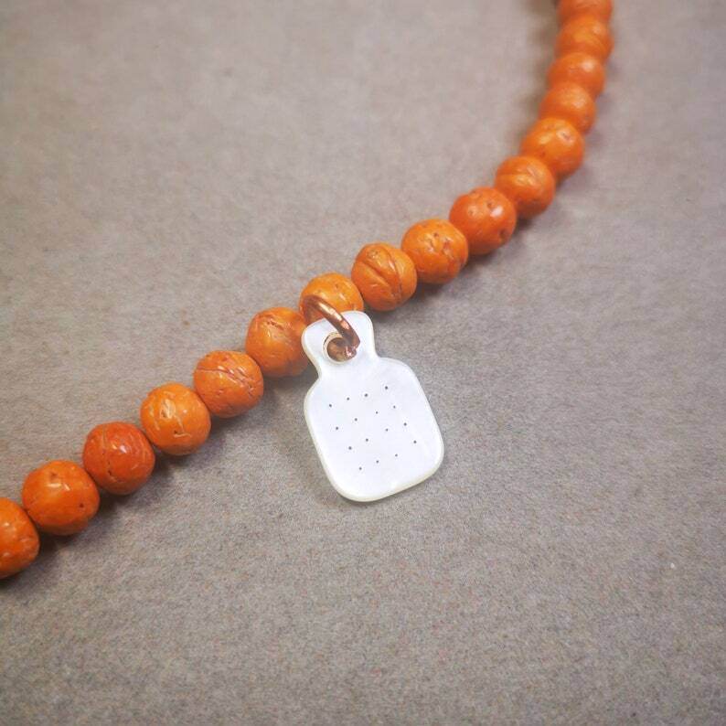 Shell Carved Mantra Dot Prayer Bead Pendant - Gandhanra-ART