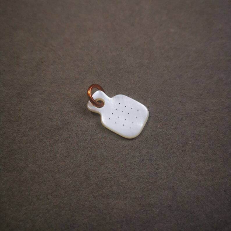 Shell Carved Mantra Dot Prayer Bead Pendant - Gandhanra-ART