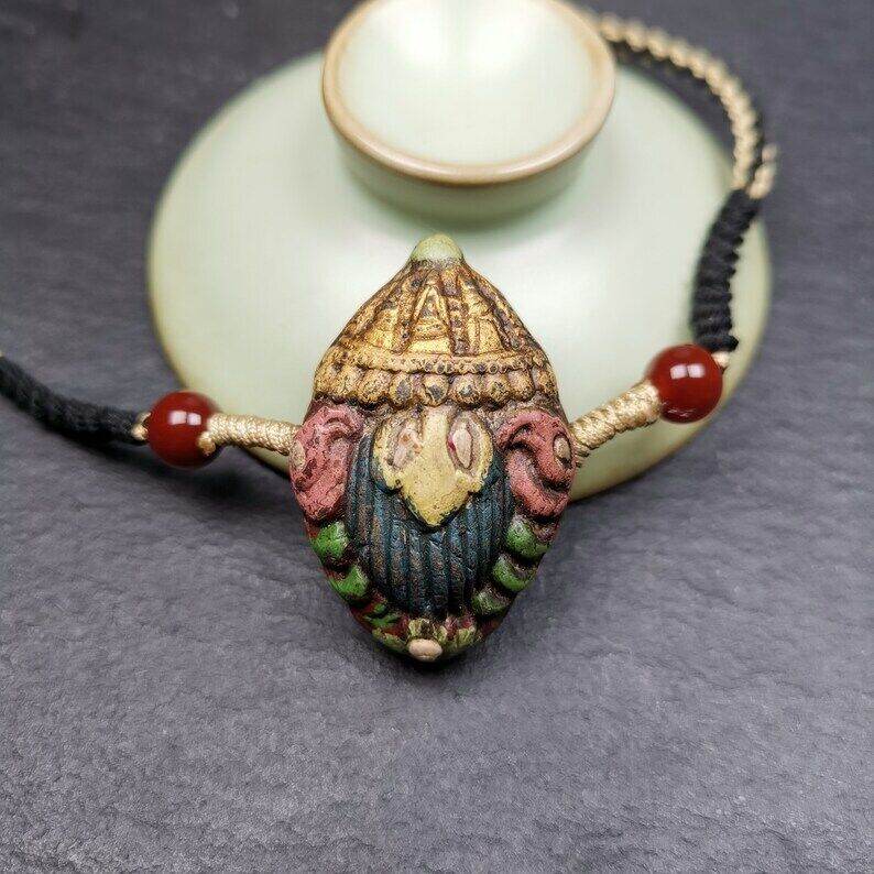 Tibetan Stupa Tsa Tsa Amulet, Double-sided Vajra and Bodhi Leaf Shape Pendant - Gandhanra-ART