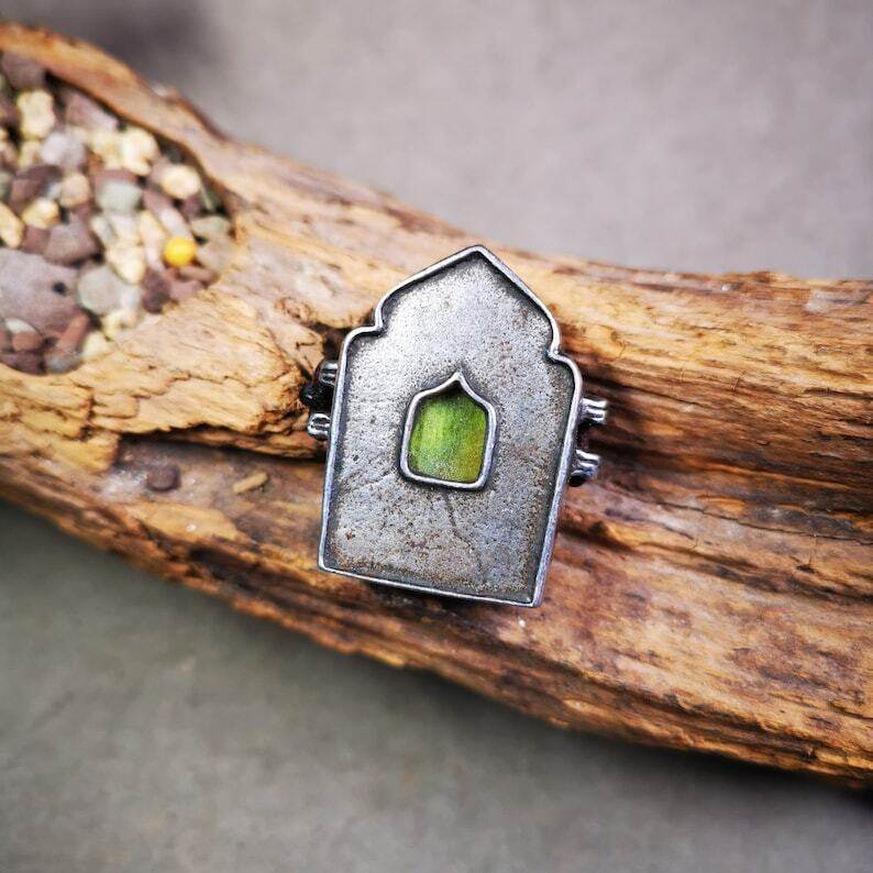 Antique Gau Ghau Shrine,Mini Tibetan Buddhist Altar Amulet Pendant - Gandhanra-ART