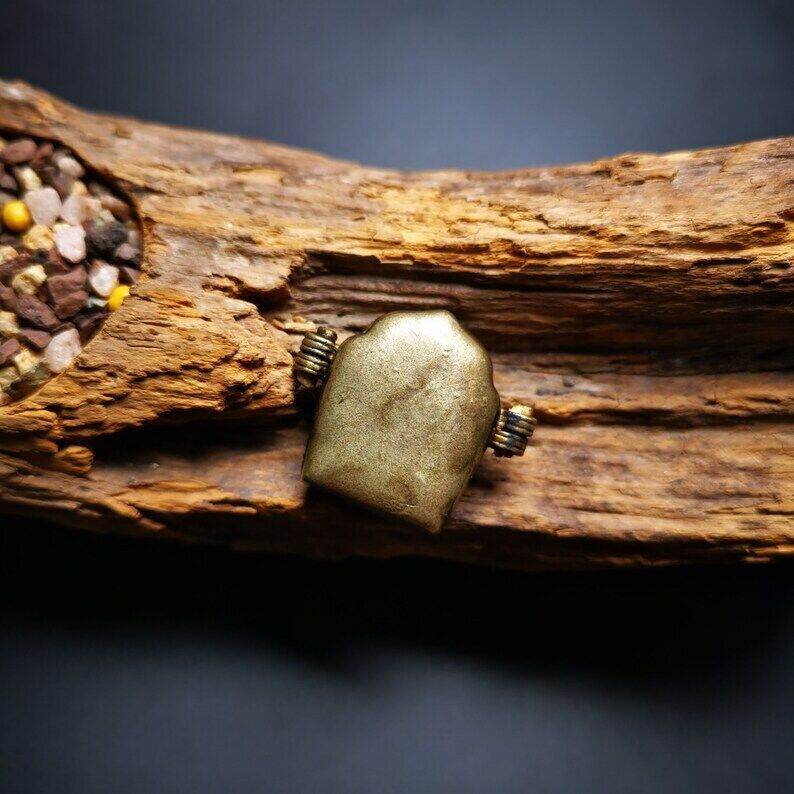 Gau Ghau Shrine, Altar Amulet Pendant - Gandhanra-ART