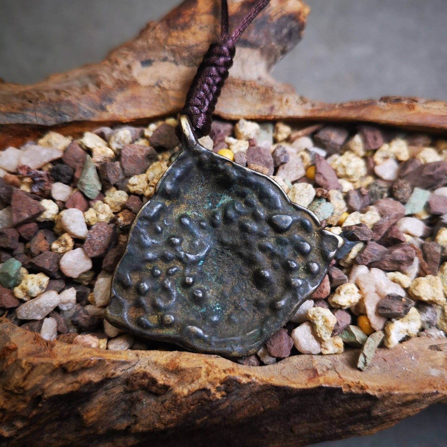 Buddhist Amulet, Vase and Golden Fish Badge,Thokcha - Gandhanra-ART