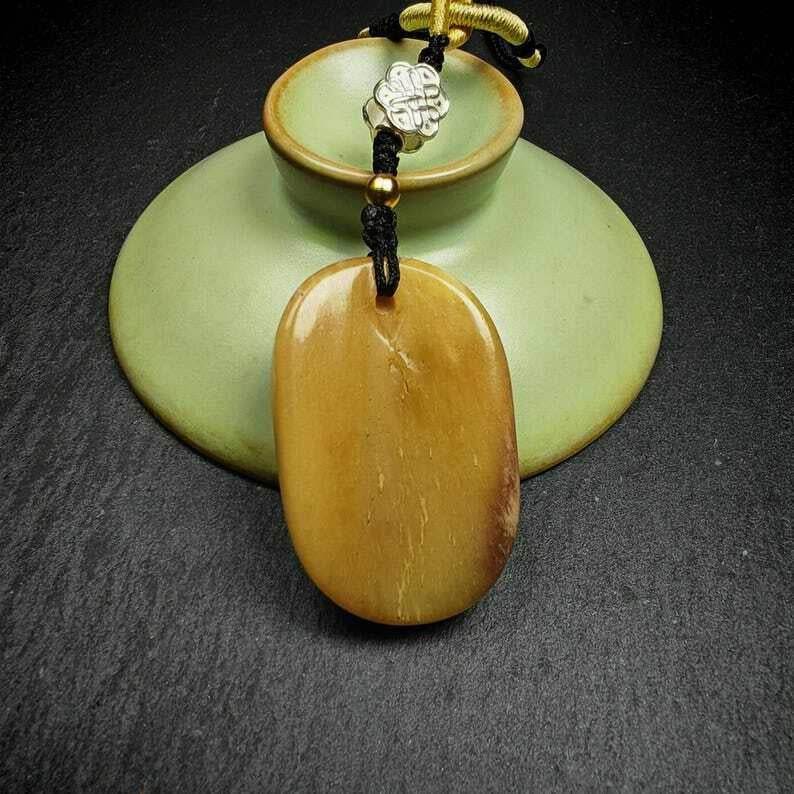 Buddhist Amulet,Chenrezig Badge,Spiritual Necklace - Gandhanra-ART