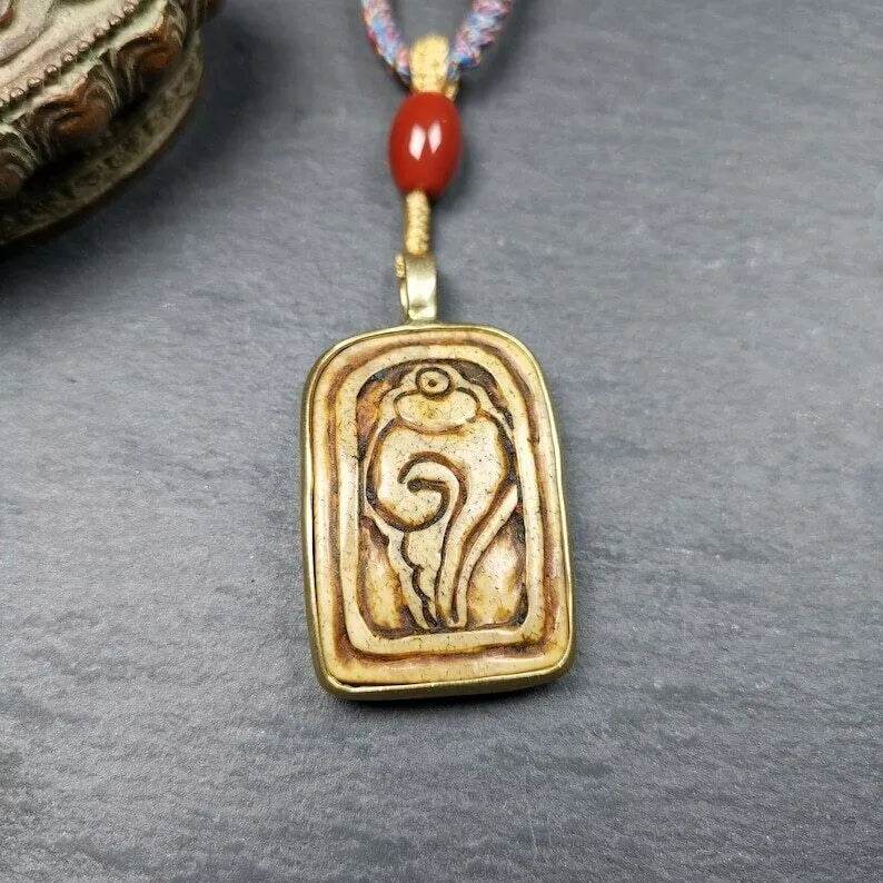 Kapala Amulet,Conch Shell Shankha Pendant - Gandhanra-ART