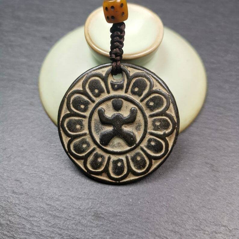 Chenrezig / Padmapani Amulet,Om Mani Padme Hum Badge Pendant - Gandhanra-ART