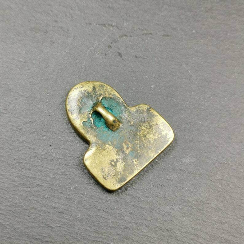 Amulet,Chenrezig Pendant Badge with Mantra Om Mani Padme Hum - Gandhanra-ART