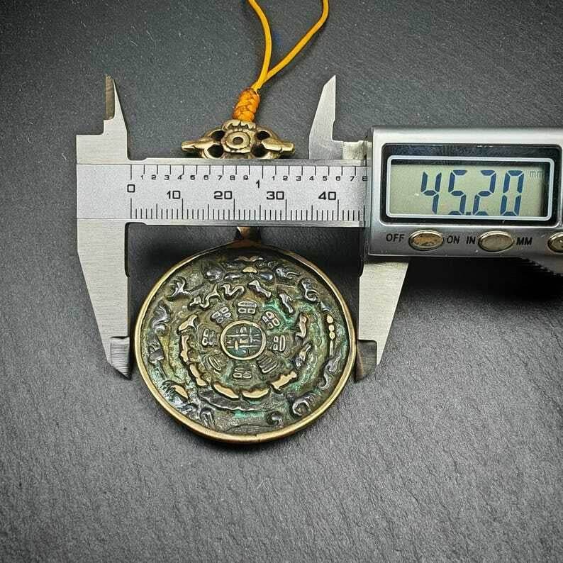 Amulet Sipaho Badge - Melong Mirror Calendar,45mm - Gandhanra-ART