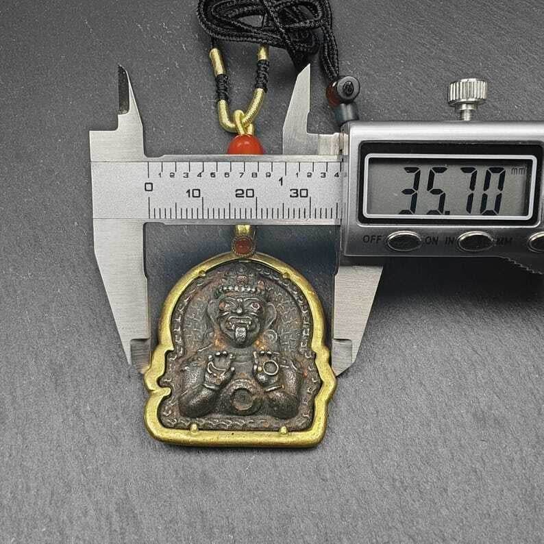 Drashi Lhamo Amulet, 52×36mm - Gandhanra-ART