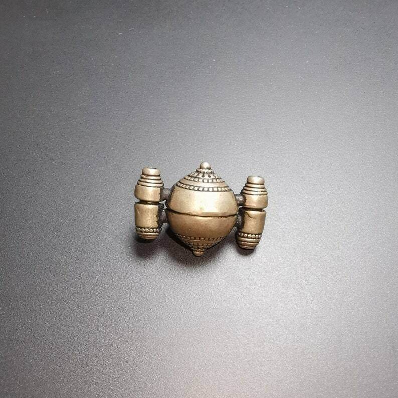 Gau Ghau Shrine, Gau Box, Altar Amulet Pendant - Gandhanra-ART