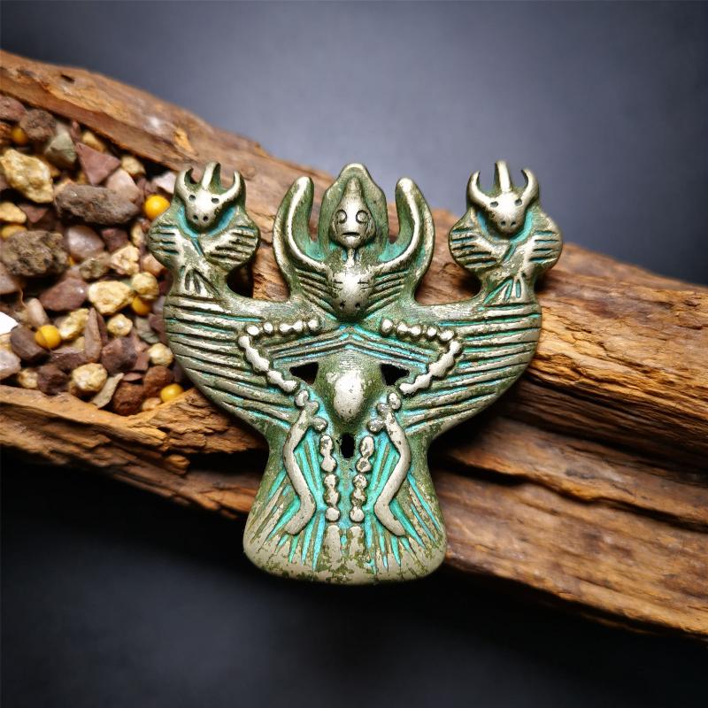 This Garuda is collected from Yaqing Monastery Baiyu County Tibet,it's a handmade badge,amulet pandent, made of copper,about 80 years old. You can wear it as amulet pendant, or make it into wall decoration, hang on the door as a protector,or just put it on your desk,as an ornament.