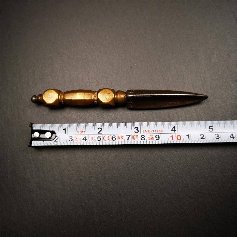 Gandhanra Handmade Tibetan Buddhist Ritual Implement - Kila -Dorje Phurba,Made of Cold Iron inlaid with Brass,5.1".The handle is made of brass and the blade is made of cold iron,very delicate.Handmade by Tibetan craftsmen from Tibet in 1990's.