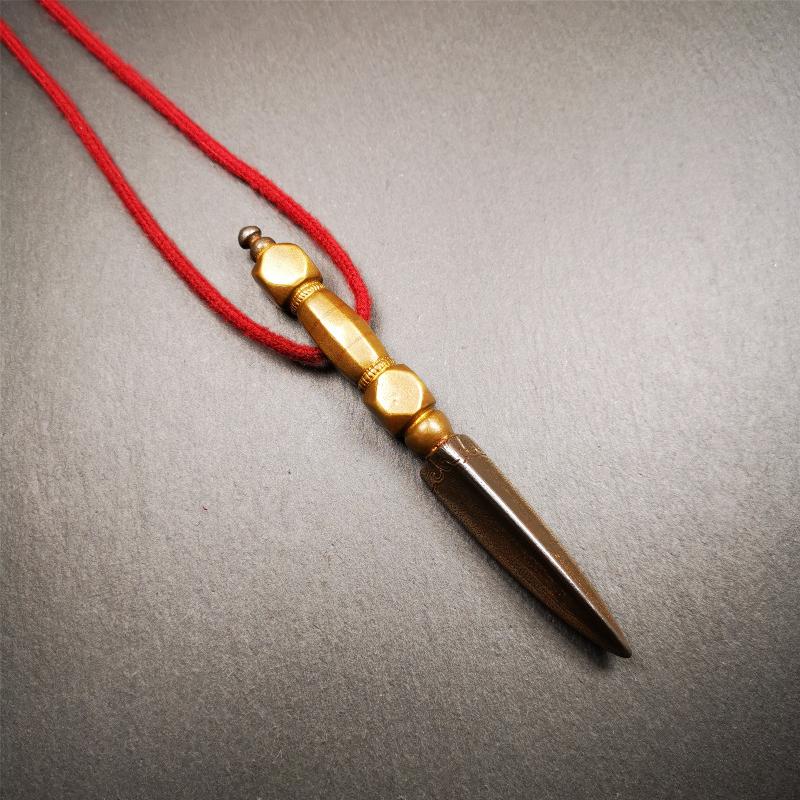 Gandhanra Handmade Tibetan Buddhist Ritual Implement - Kila -Dorje Phurba,Made of Cold Iron inlaid with Brass,5.1".The handle is made of brass and the blade is made of cold iron,very delicate.Handmade by Tibetan craftsmen from Tibet in 1990's.
