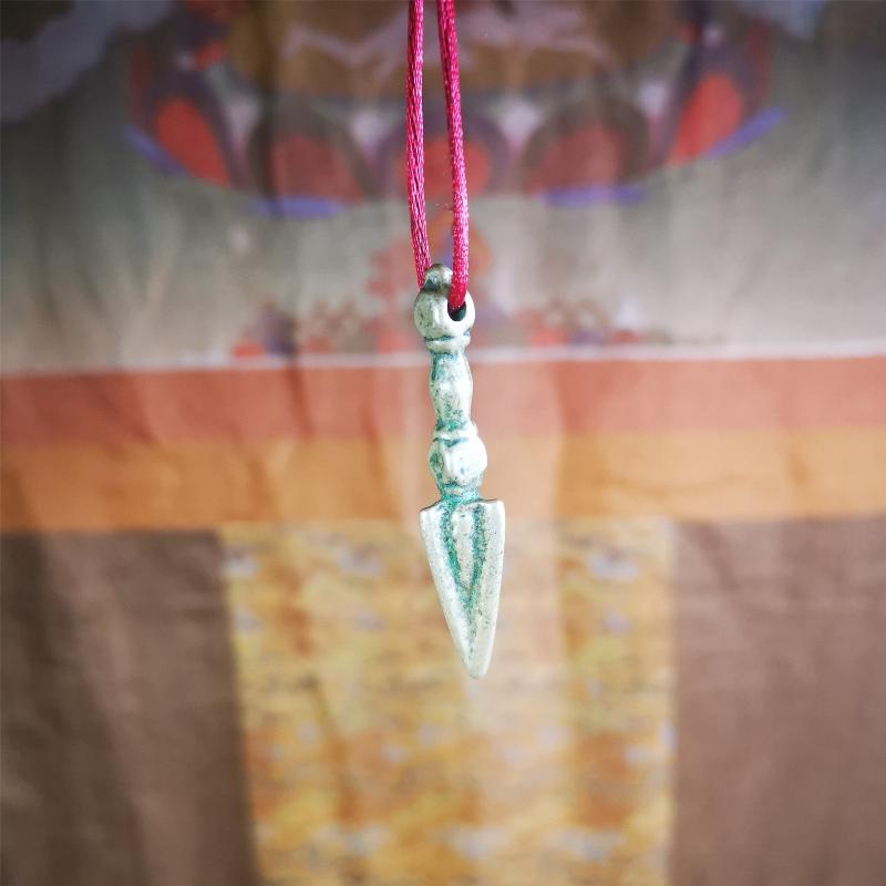 This type of old Dorje Phurba was collected in Labrang Monastery,blessed by lama, about 40 years old. The upper part is a vajra, and the lower part is a phurba,made of brass,total 1.96 inches length.